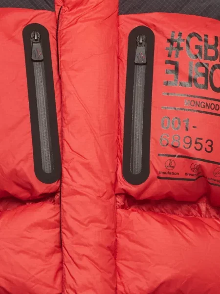 Geacă cu puf Moncler roșu