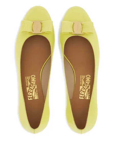 Balerini Ferragamo din piele galben