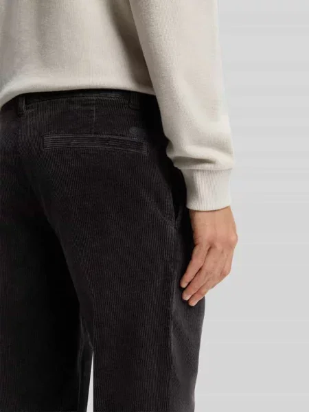 Chinosy o kroju tapered fit z mieszanki bawełny Boss Orange