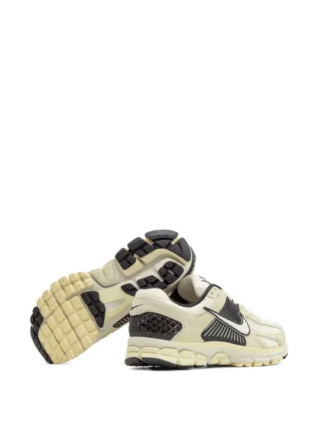 Sneakerși Nike Vomero