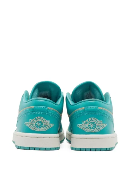Tenisky Nike Air Jordan s tropickým vzorem modré