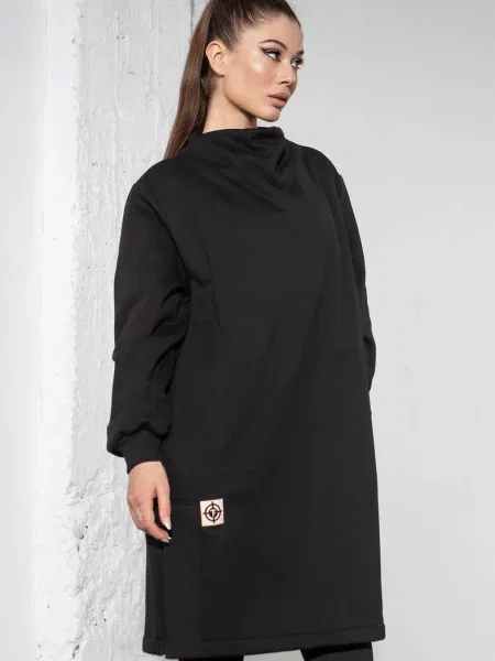 Женское платье с длинным рукавом чорна