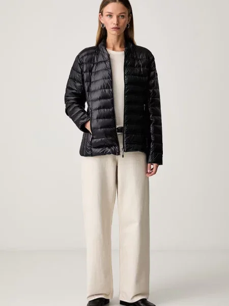 Armani Exchange geacă cu puf pentru femei negru