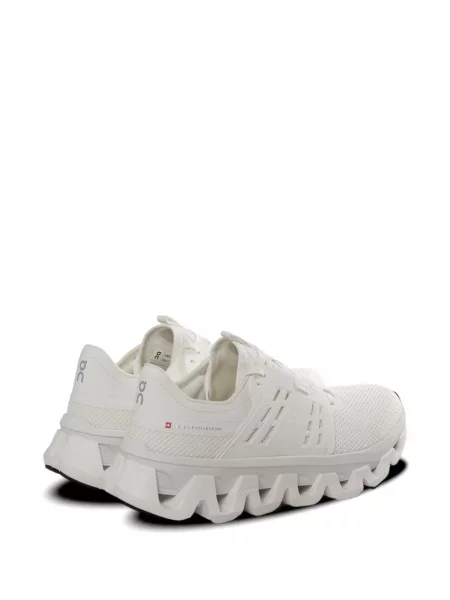 Sneakerși On alb