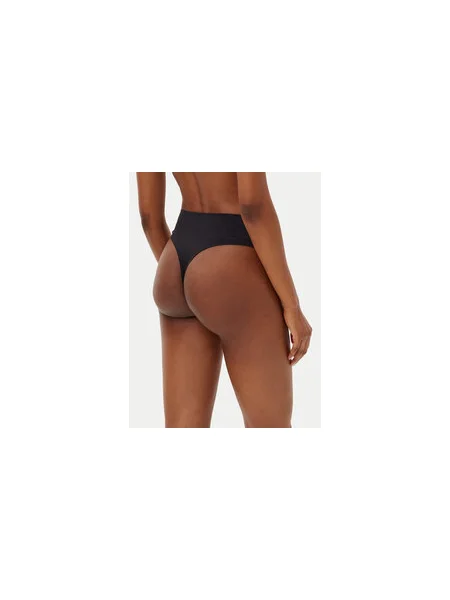 Tanga Hunkemoller fekete