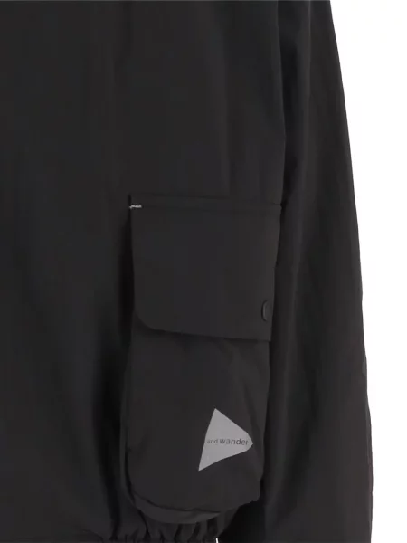 Jachetă cu glugă And Wander cu glugă negru