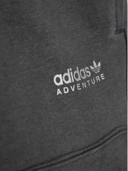 Sportovní kraťasy adidas šedé