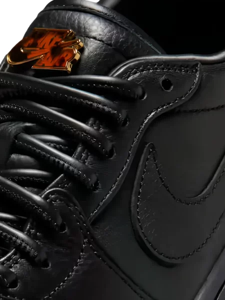 Маратонки Nike Air Jordan с връзки с дантела с пера черно