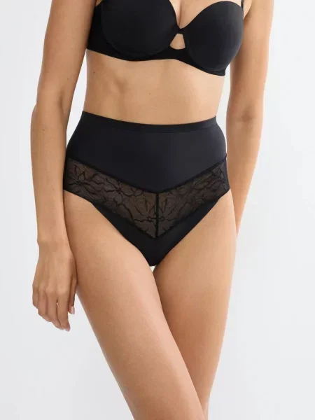 Triumph Stringi Comfort Contour czarny