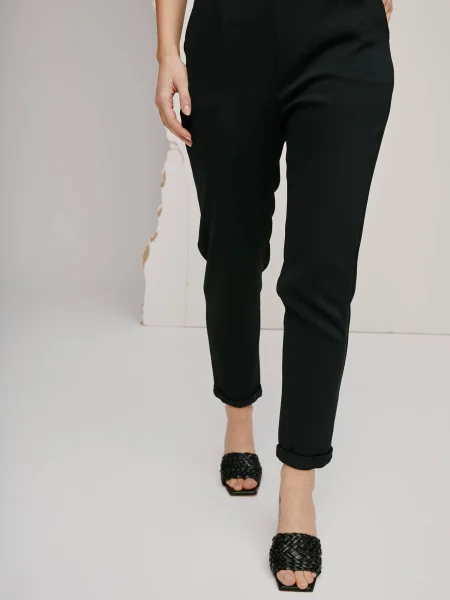 A LOT LESS Pantaloni cutați Fabia' negru