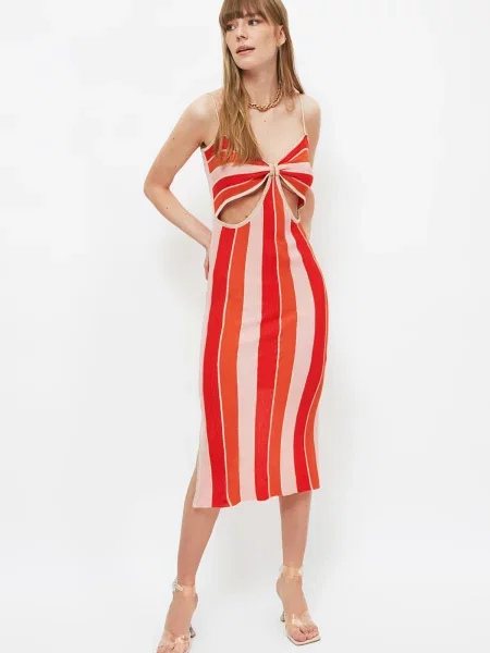 Dzianinowa sukienka Trendyol czerwona