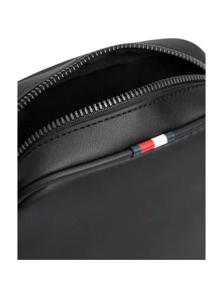 Tommy Hilfiger Válltáska fekete