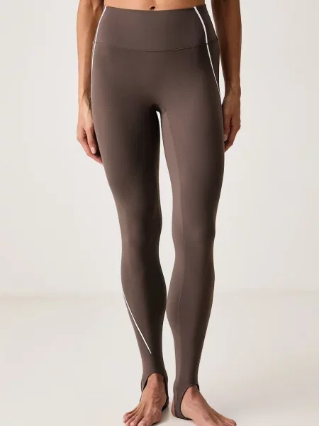 Under Armour legíny jógu Meridian Contour hnědé