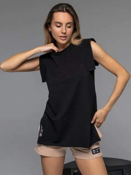 Женская трикотажная футболка чорна