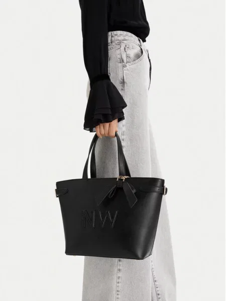 Nine West Ročna torba črna