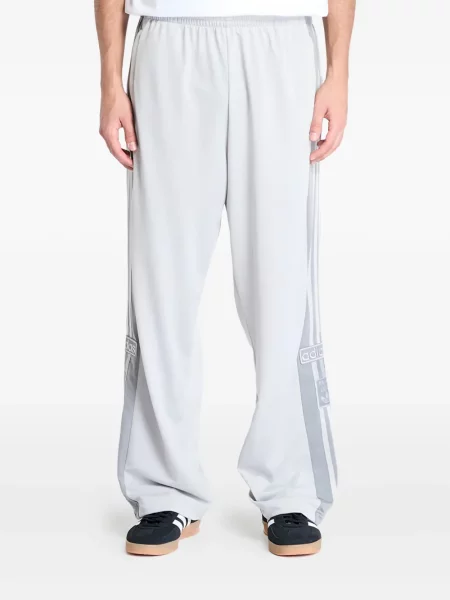 Pălărie Adidas cu dungi cu imagine de costum albastru