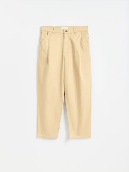 Reserved Pantaloni carrot din bej