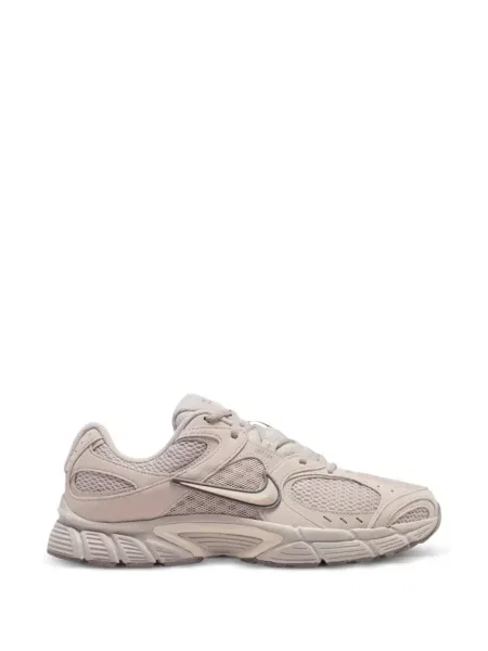 Csipkés felső Nike autogrammal fekete