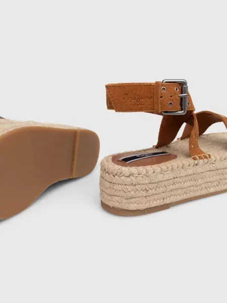 Semišové sandály Pepe Jeans na platformě TRACY ANTIQUE hnědá