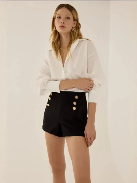 Hiccup Hlače Shorts' crna