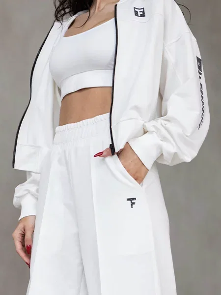 Женский костюм с брюками палаццо білі