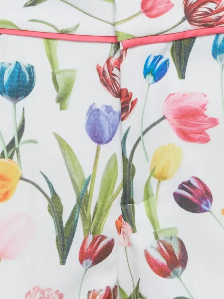 Pantaloni scurți Alice + Olivia cu imagine alb