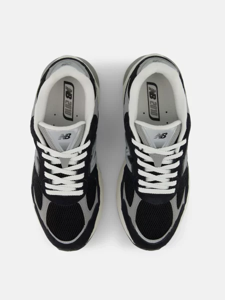 Замшевые повседневные кроссовки New Balance черные