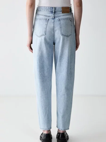 Tommy Jeans jeansy mom fit niebieskie