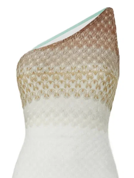 Rochie Missoni cu un umăr gol de costum alb
