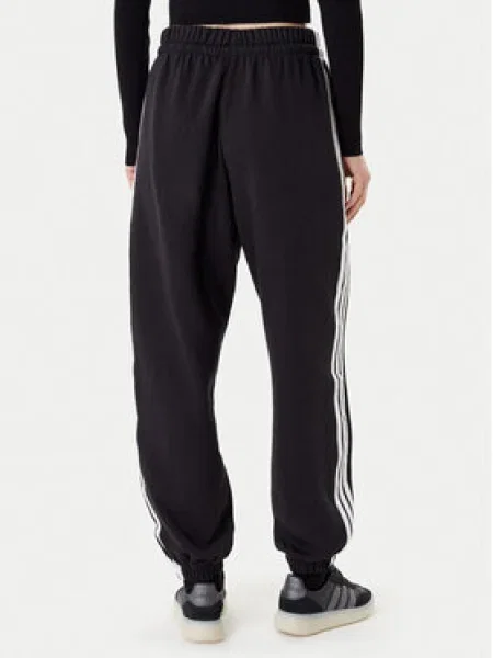 Adidas Teplákové nohavice Essentials Fleece čierna