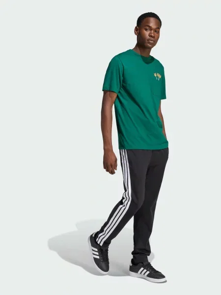 Футболка adidas зелений