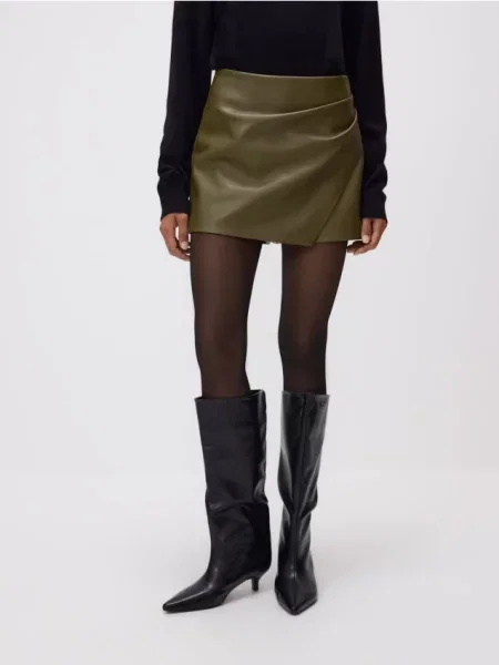 Reserved Спідниця-шорти зі штучної шкіри світло-оливковий 