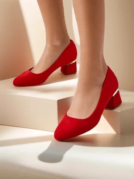 Salonarji Resti z nizko peto rdeča