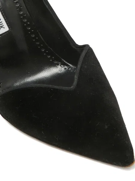 Pantofi cu toc Manolo Blahnik de catifea negru