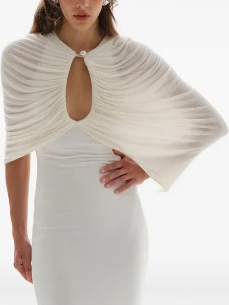 Rochie Manuri drapată de costum alb