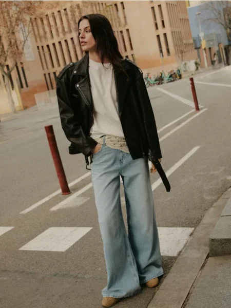Reserved Jeansy wide leg z chustą niebieski