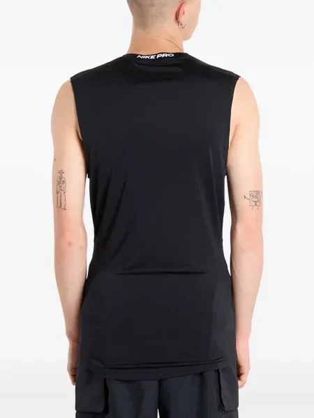 Pantaloni scurți Nike cu imprimeu geometric cu imagine din canvas negru