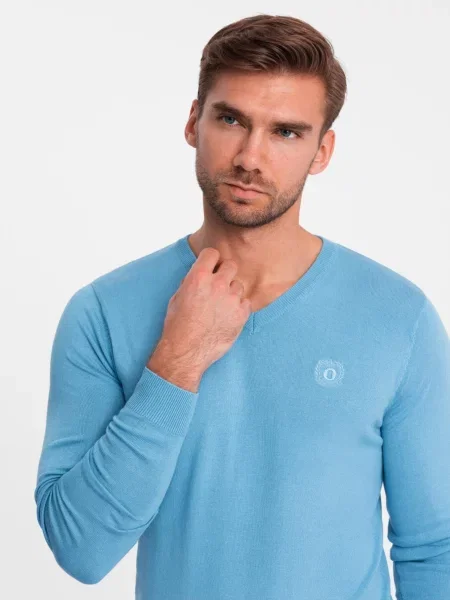 Elegantný sveter Ombre s výstrihom do v modrá