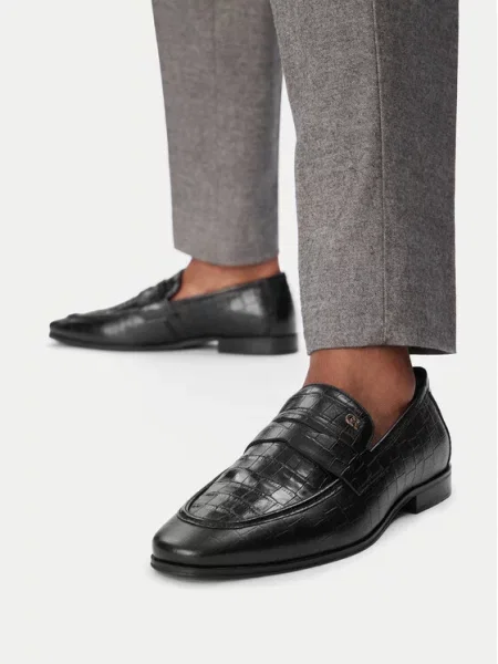 Loaferice GINO ROSSI crna
