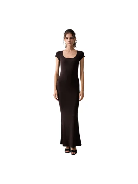 Sukienka maxi Guess brązowa