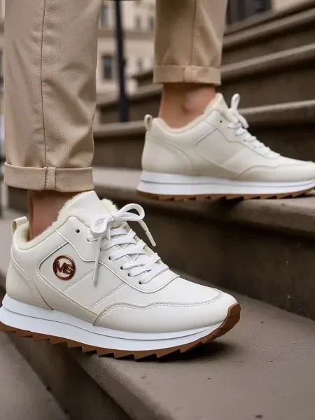 Zateplené tenisky Resti bílé