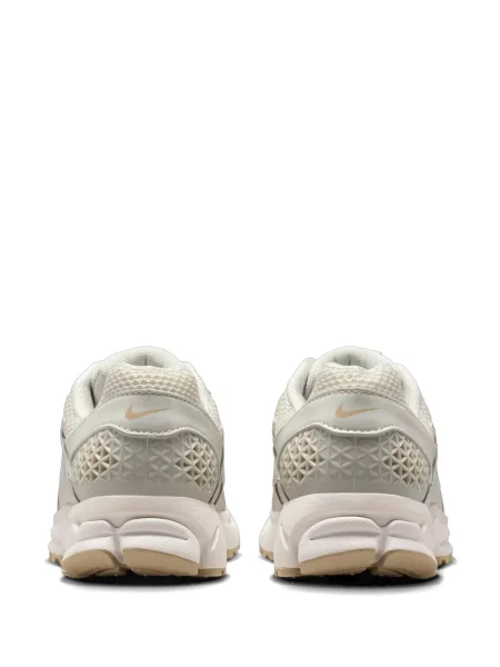 Sneakerși Nike Vomero cu șireturi din dantelă
