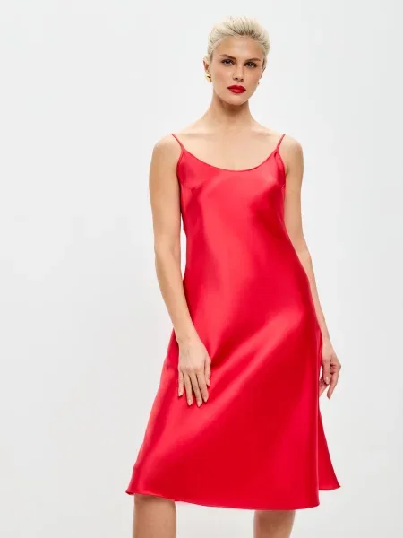 Serena Silueta Šaty Below the knee satin slip dress Grace'' červená