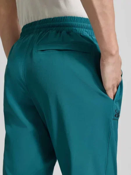 Spodnie jogger o kroju regular fit z nadrukiem z logo model Vibe' Under Armour