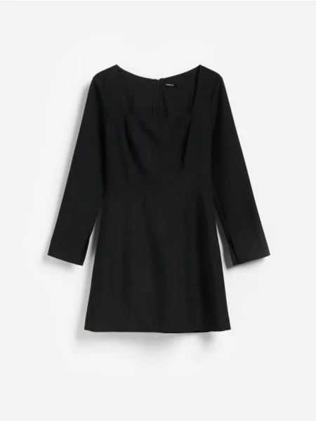 Reserved Rochie mini cu adaos de negru
