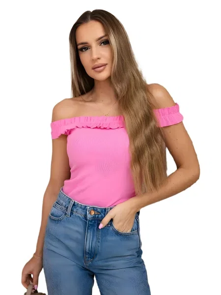 Halenka s volánky světle barvy růžové