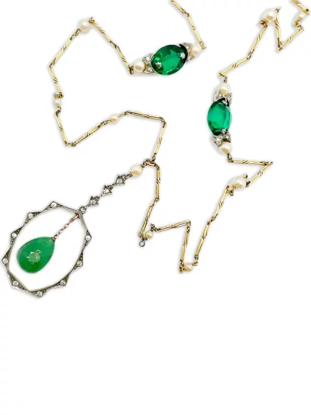 Náhrdelník Jennifer Gibson Jewellery s perlami zlatý
