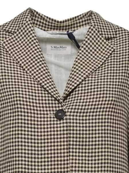 Кариран блейзър 's Max Mara