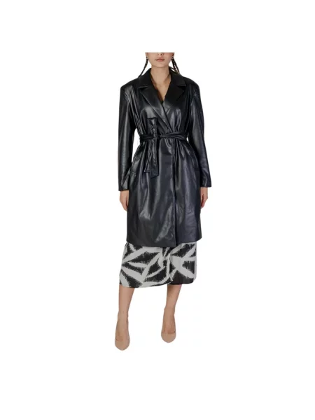 Trencz Only z dekoltem w serek czarny