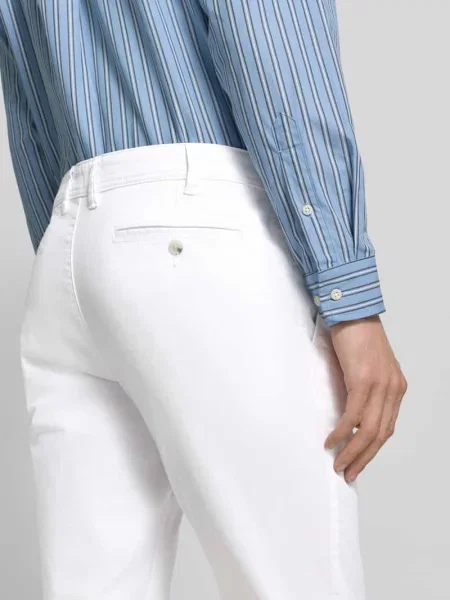Chinosy o kroju slim fit z wpuszczanymi Mcneal białe